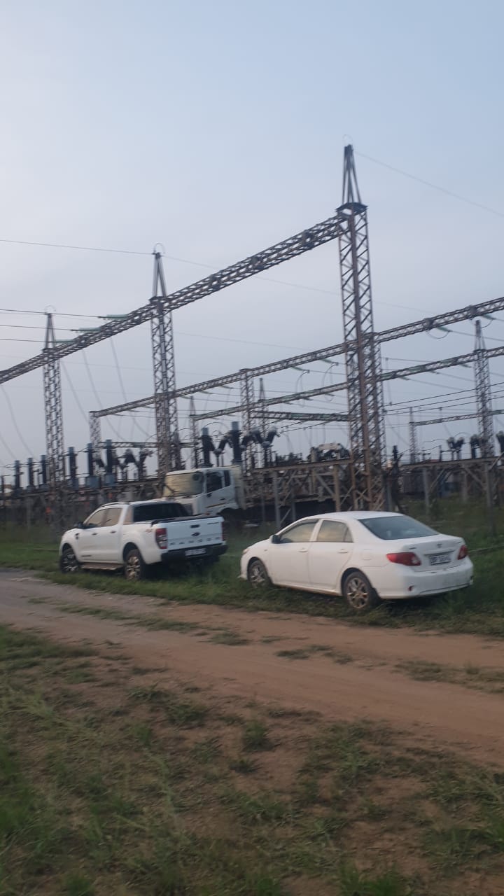 Hopolang vehicles on site at Tosa Substation